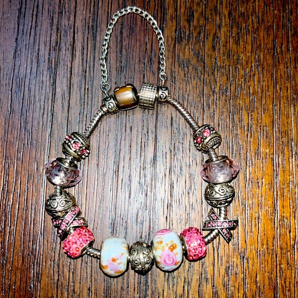 🔥Vintage Charm Bracelet🔥 - Picture 5 of 5
